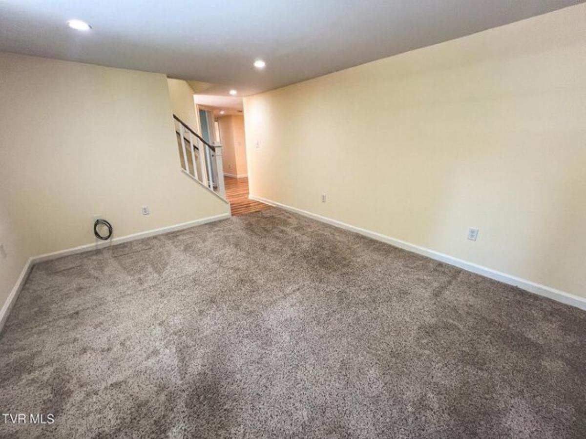 Picture of Home For Sale in Bristol, Tennessee, United States