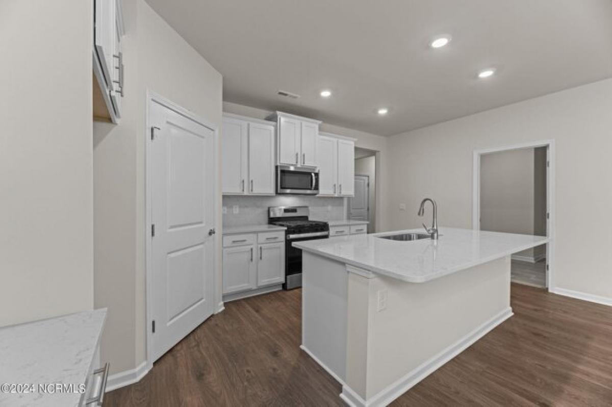 Picture of Home For Sale in New Bern, North Carolina, United States