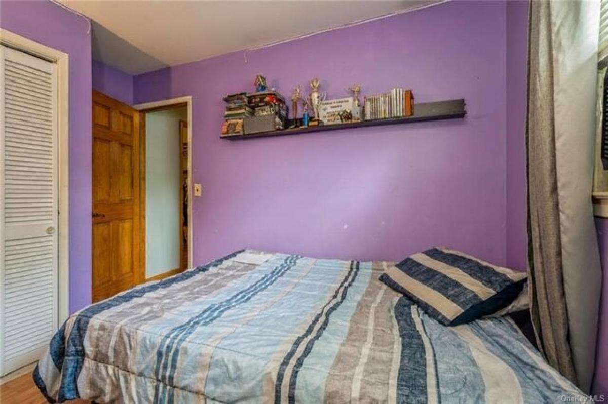 Picture of Home For Sale in Middletown, New York, United States