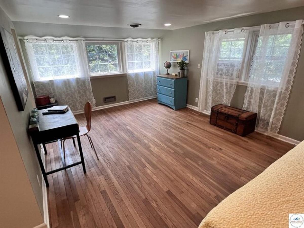 Picture of Home For Sale in Warrensburg, Missouri, United States