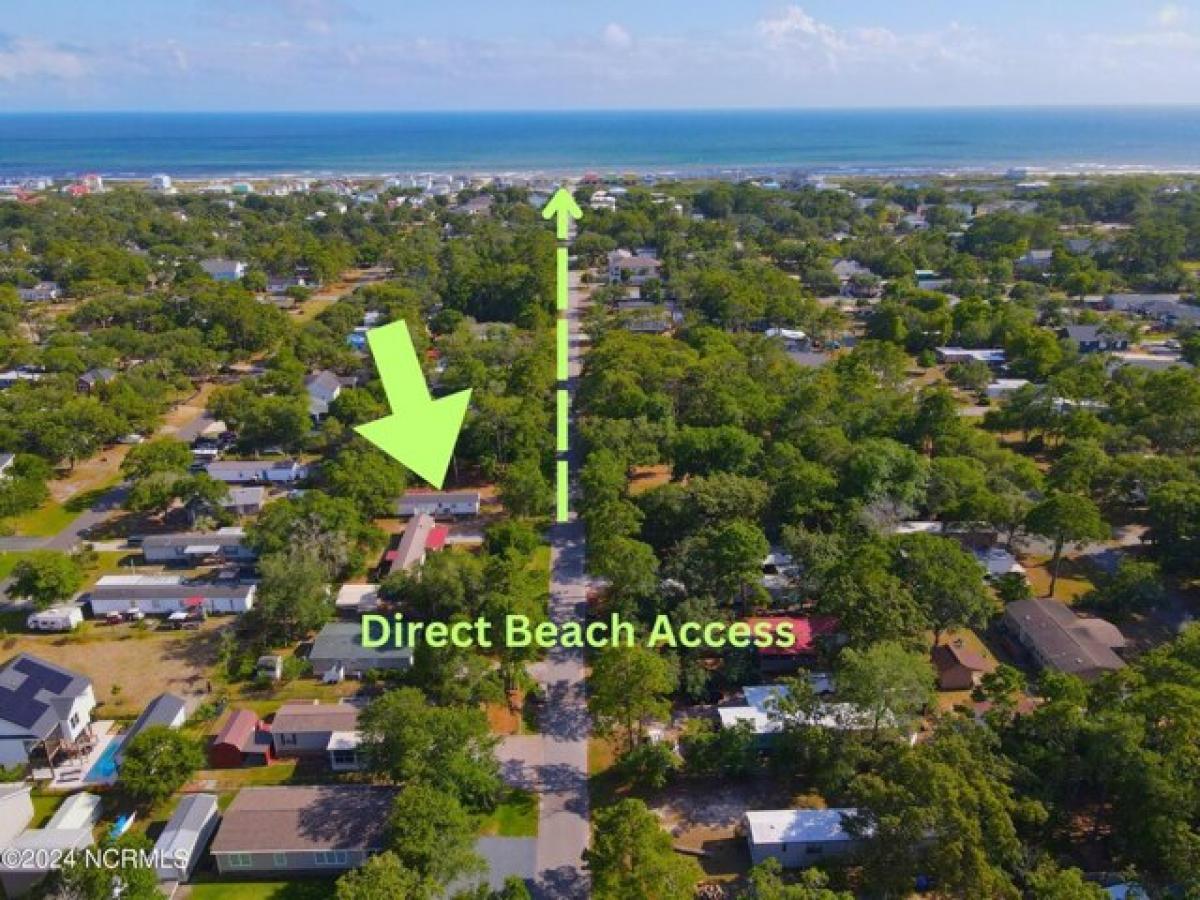 Picture of Home For Sale in Oak Island, North Carolina, United States