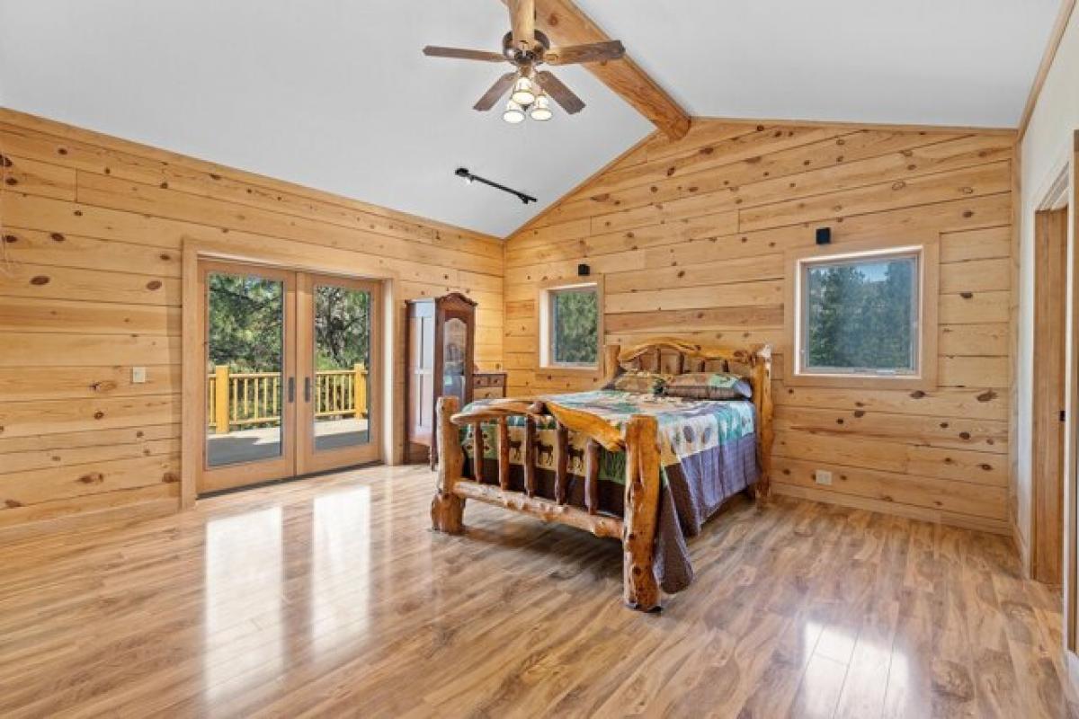 Picture of Home For Sale in Prineville, Oregon, United States