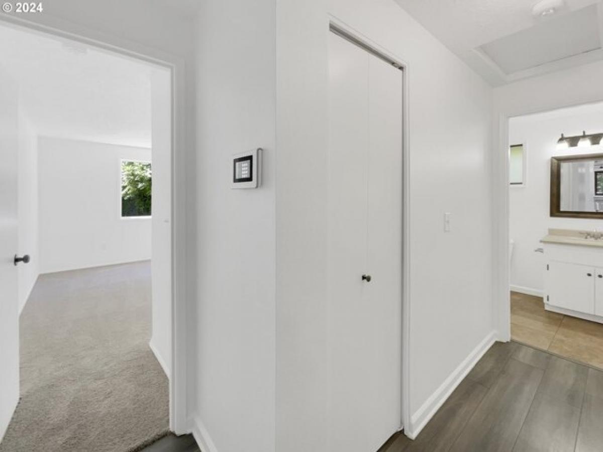 Picture of Home For Sale in Beaverton, Oregon, United States