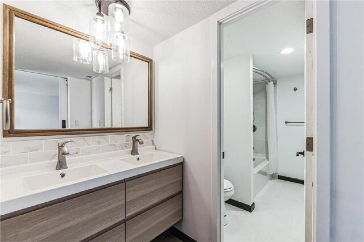 Picture of Home For Sale in Edina, Minnesota, United States