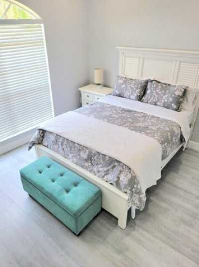 Home For Sale in Apollo Beach, Florida