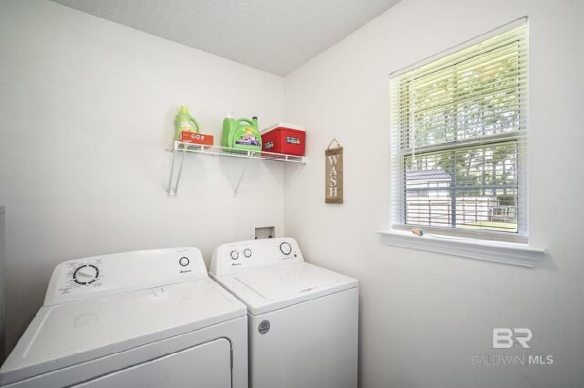 Picture of Home For Sale in Foley, Alabama, United States