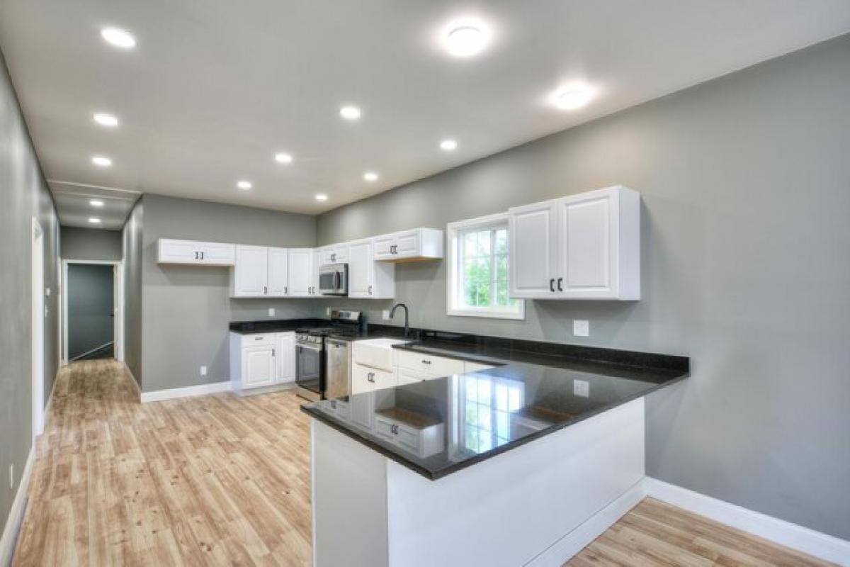 Picture of Home For Sale in Gary, Indiana, United States