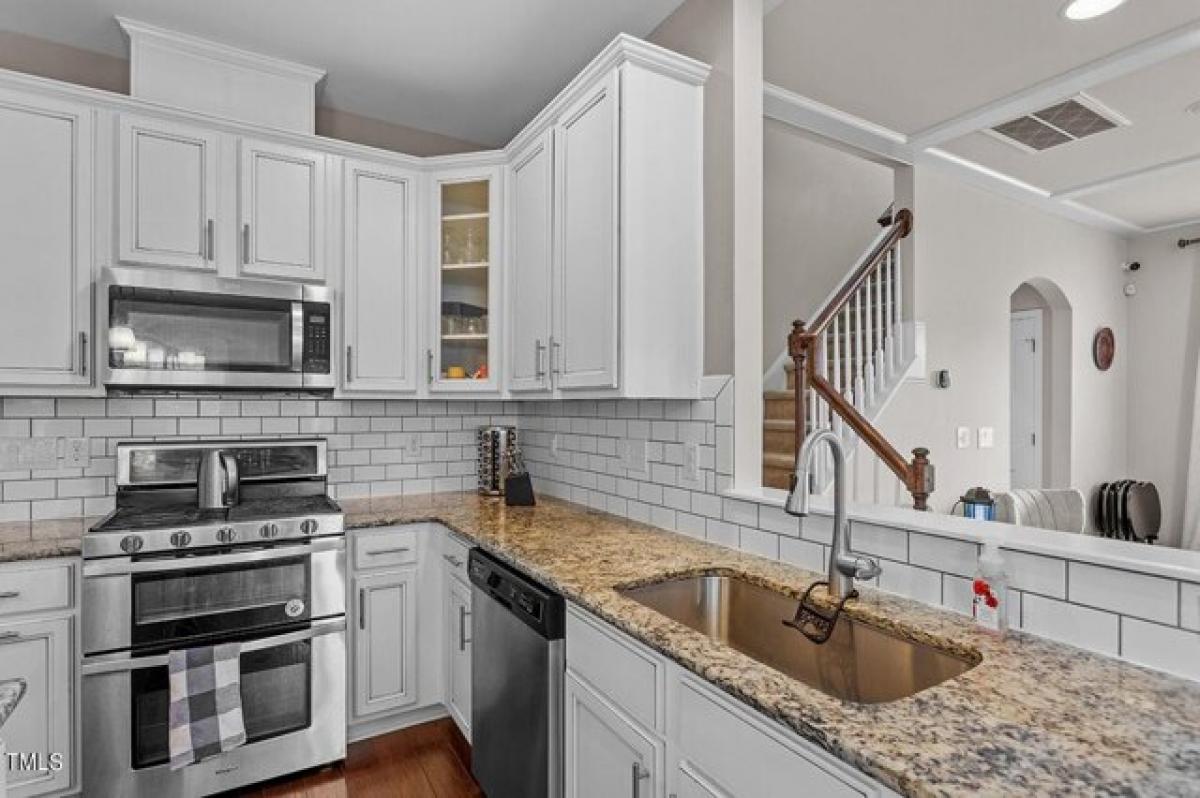 Picture of Home For Sale in Clayton, North Carolina, United States