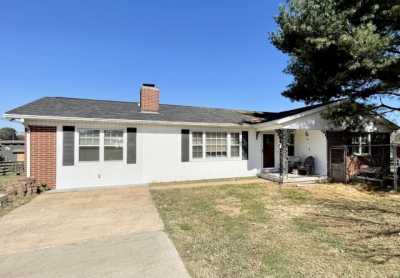 Home For Sale in Columbia, Tennessee