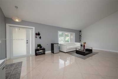 Home For Sale in Pembroke Pines, Florida