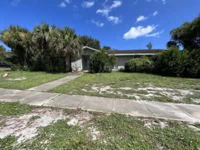 Home For Sale in Titusville, Florida
