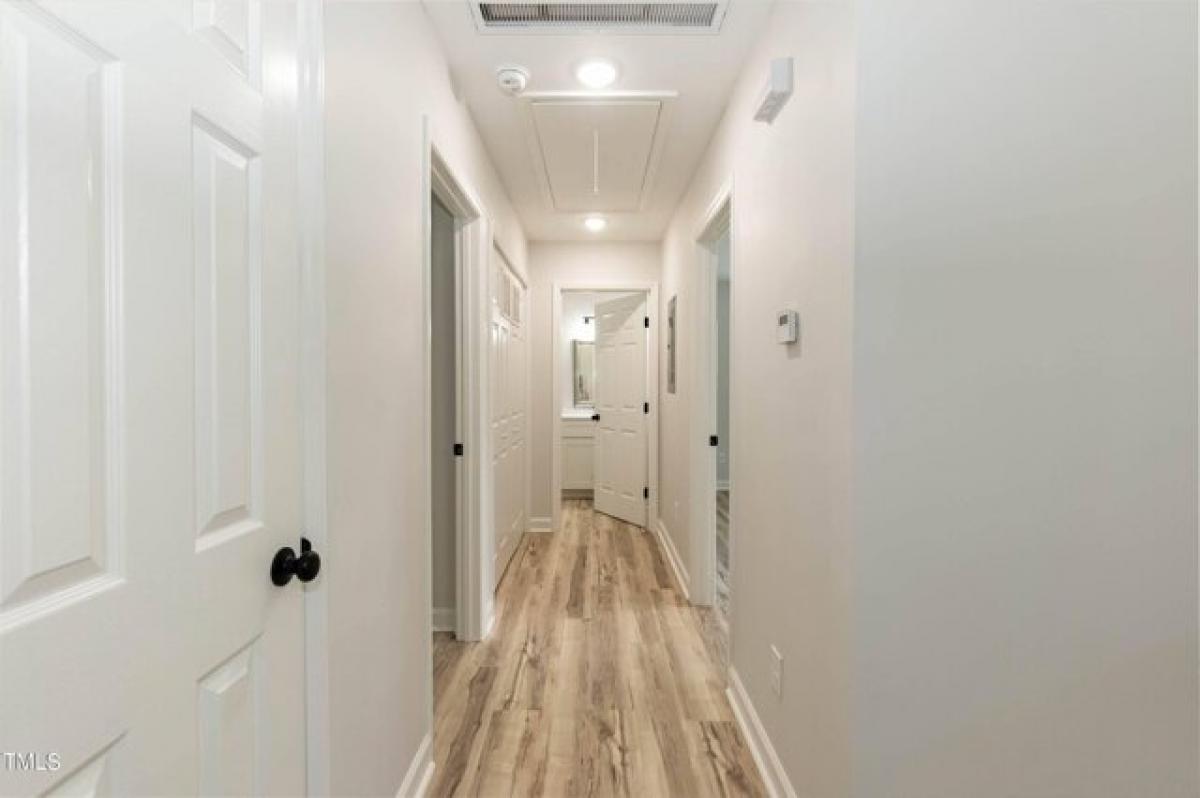 Picture of Home For Sale in Burlington, North Carolina, United States