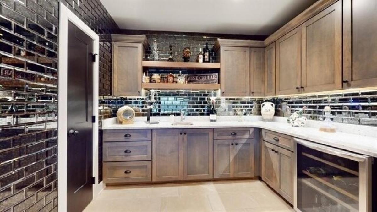 Picture of Home For Sale in Ankeny, Iowa, United States