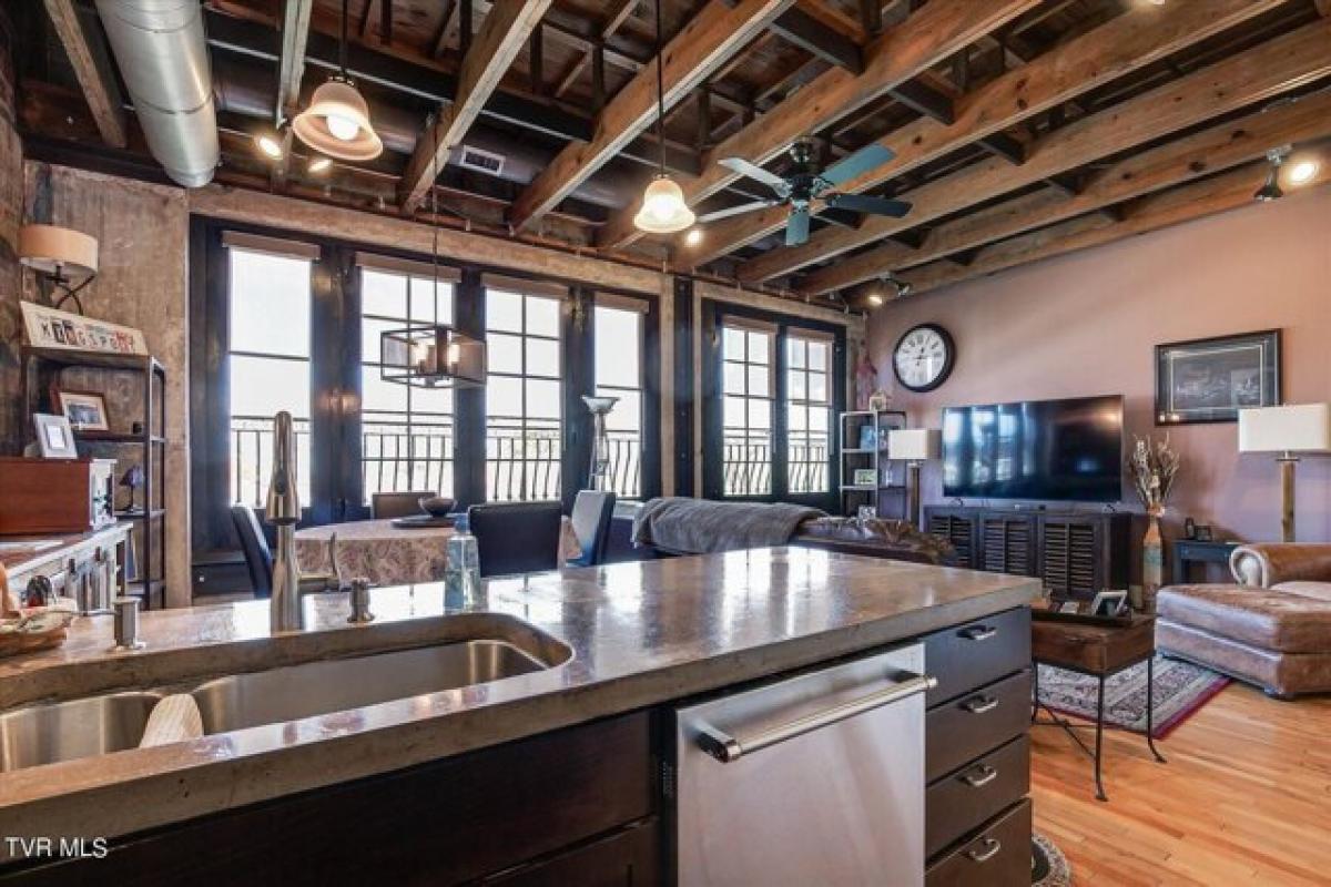 Picture of Home For Sale in Kingsport, Tennessee, United States