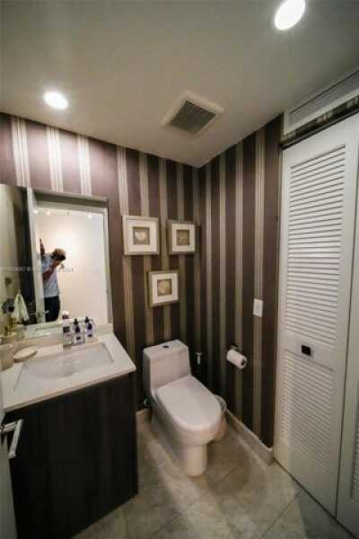 Apartment For Rent in Miami, Florida