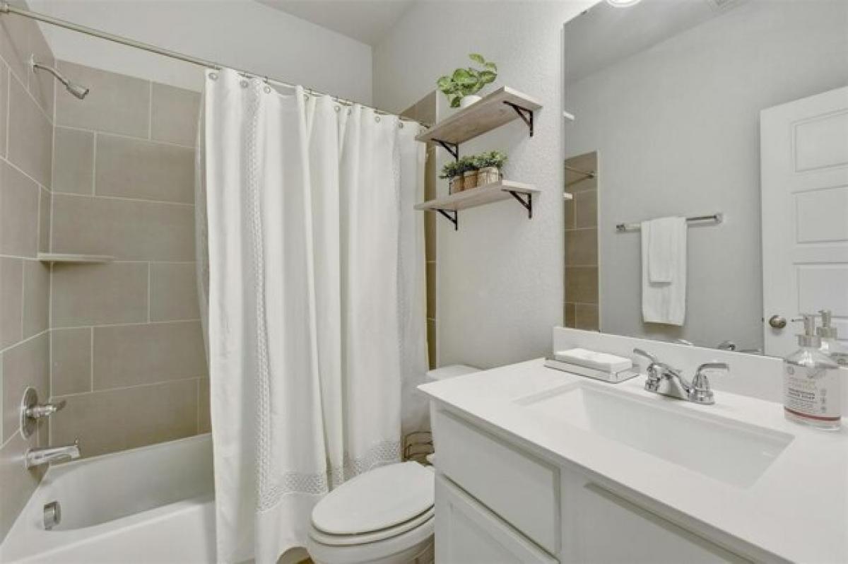 Picture of Home For Sale in San Marcos, Texas, United States