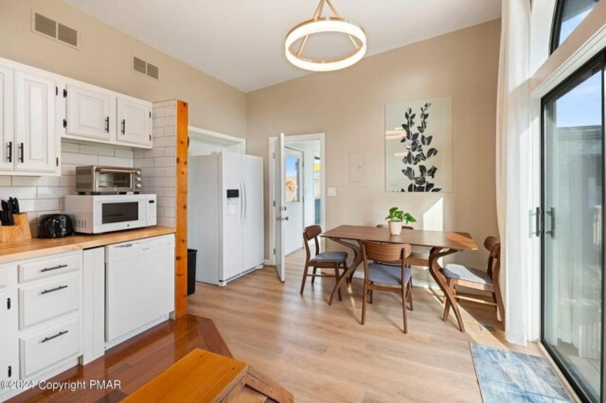 Picture of Home For Sale in East Stroudsburg, Pennsylvania, United States