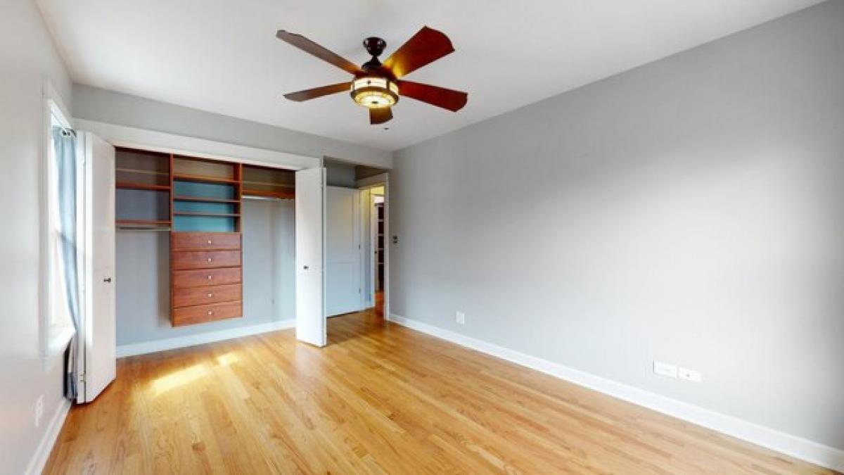 Picture of Home For Sale in Oak Park, Illinois, United States