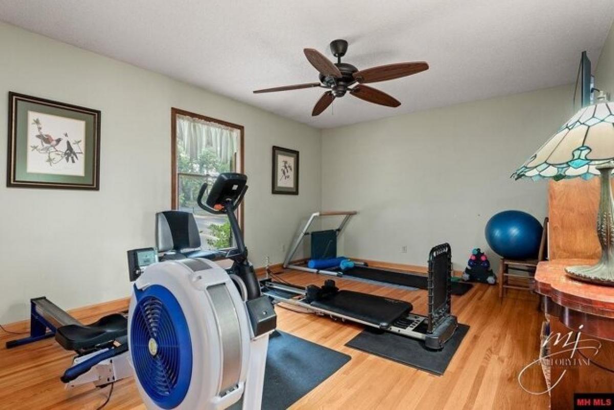 Picture of Home For Sale in Mountain Home, Arkansas, United States