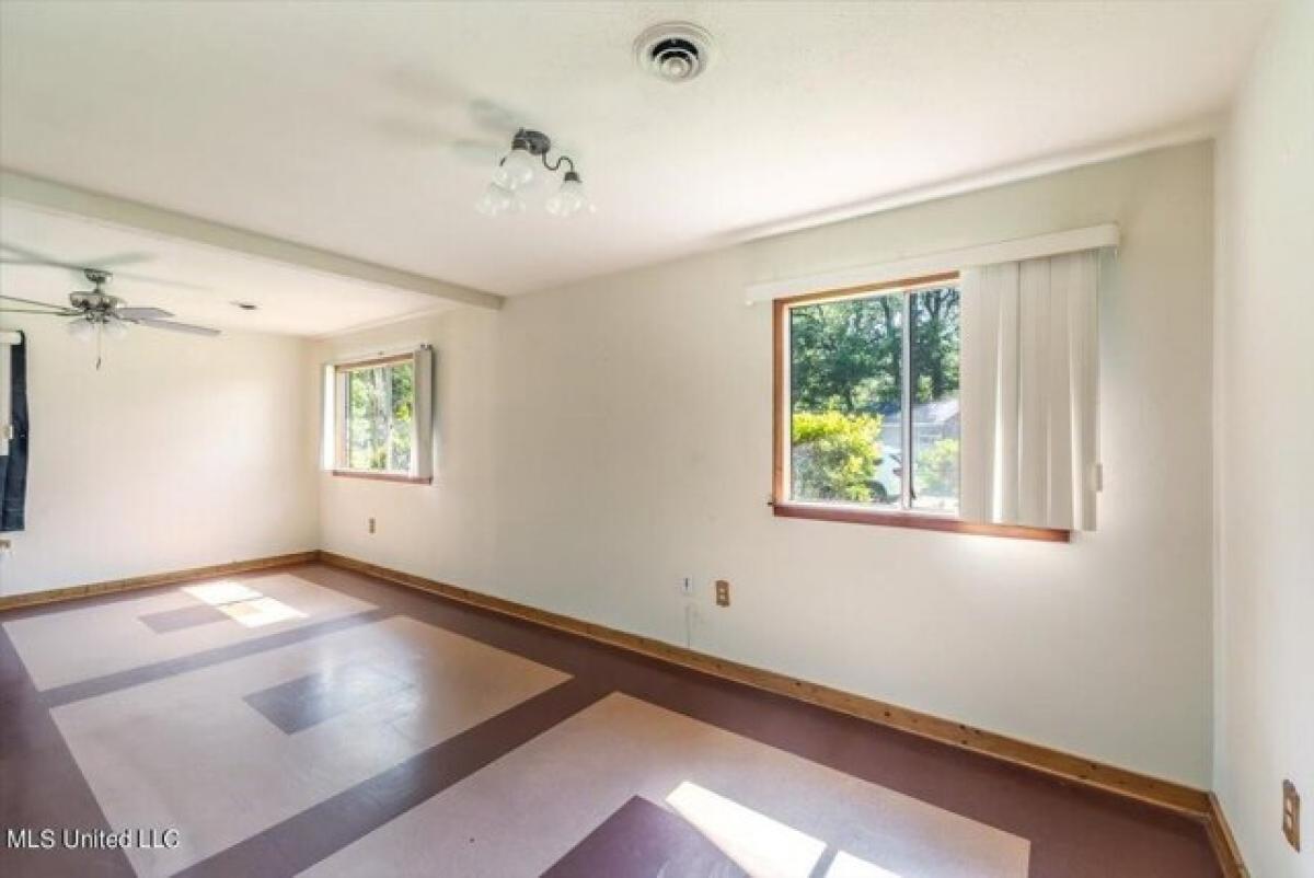 Picture of Home For Sale in Jackson, Mississippi, United States