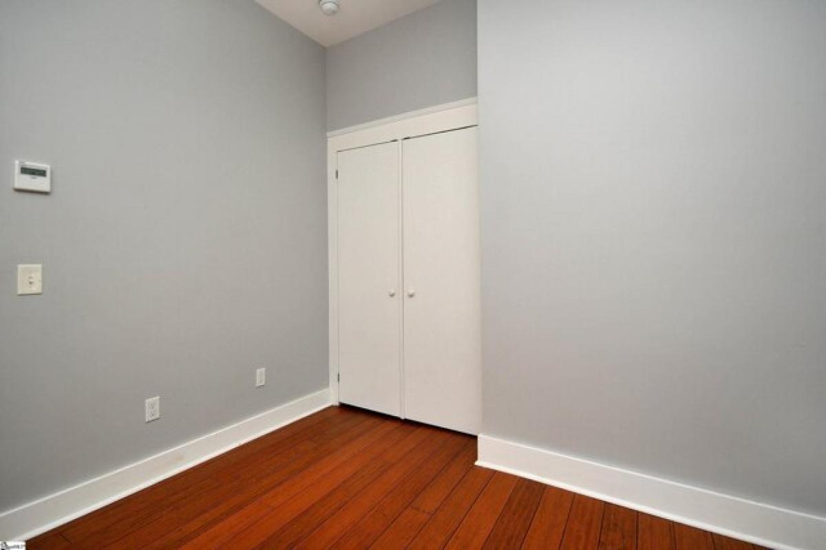 Picture of Home For Sale in Easley, South Carolina, United States