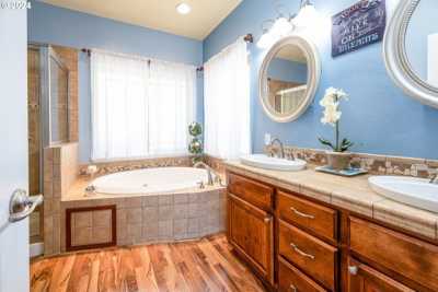 Home For Sale in Roseburg, Oregon