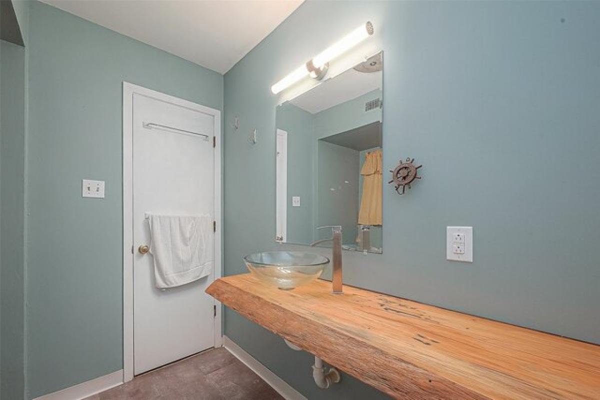 Picture of Home For Sale in Trinity, Texas, United States