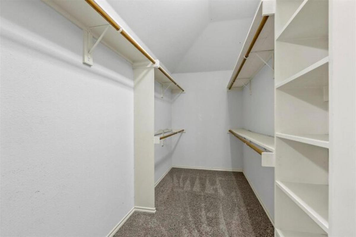 Picture of Home For Sale in Burleson, Texas, United States