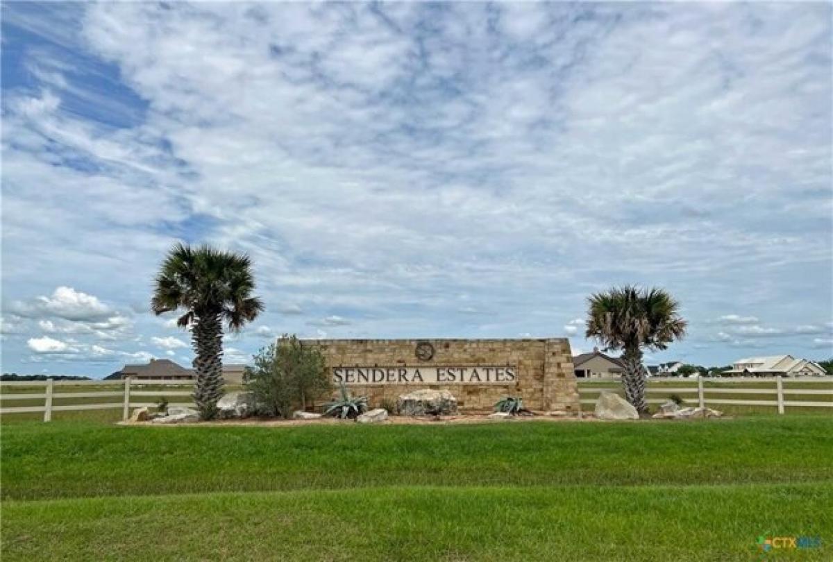 Picture of Residential Land For Sale in Victoria, Texas, United States