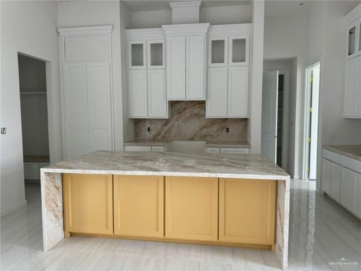 Picture of Home For Sale in Mission, Texas, United States