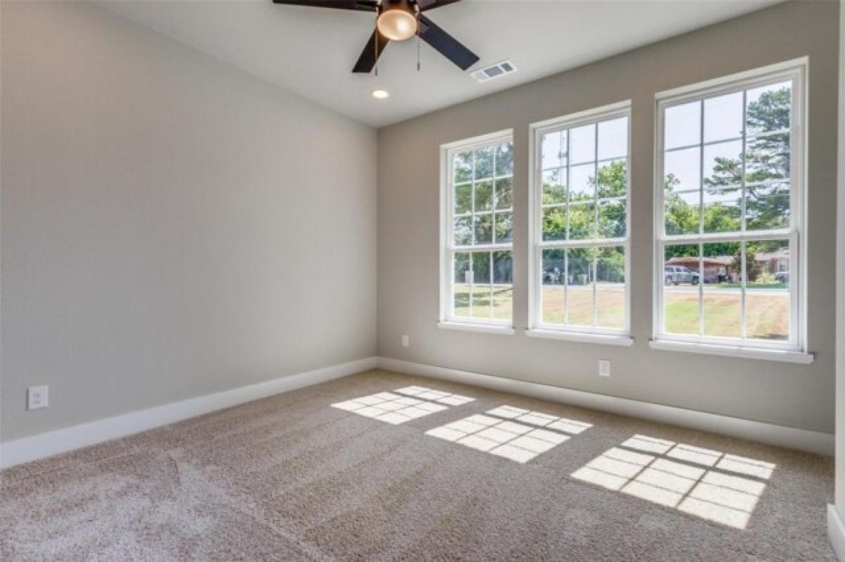 Picture of Home For Sale in Denison, Texas, United States