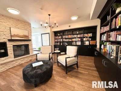 Home For Sale in Bettendorf, Iowa