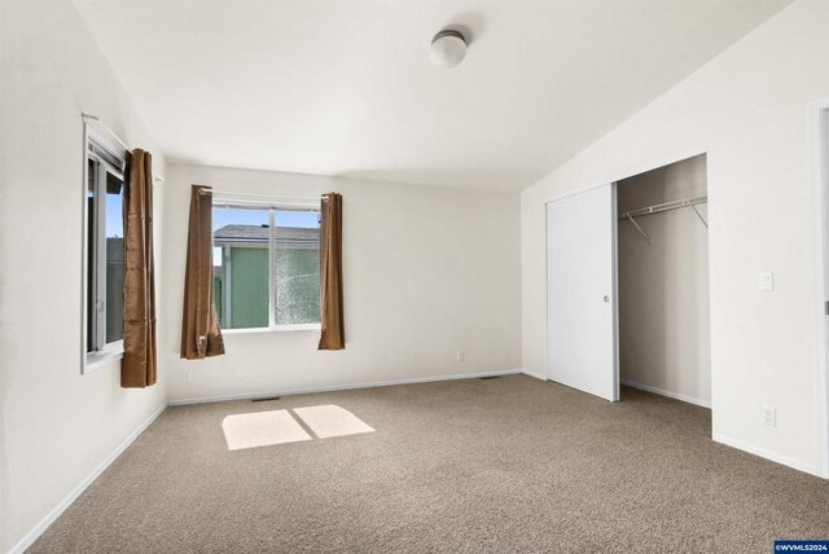 Picture of Home For Sale in Albany, Oregon, United States