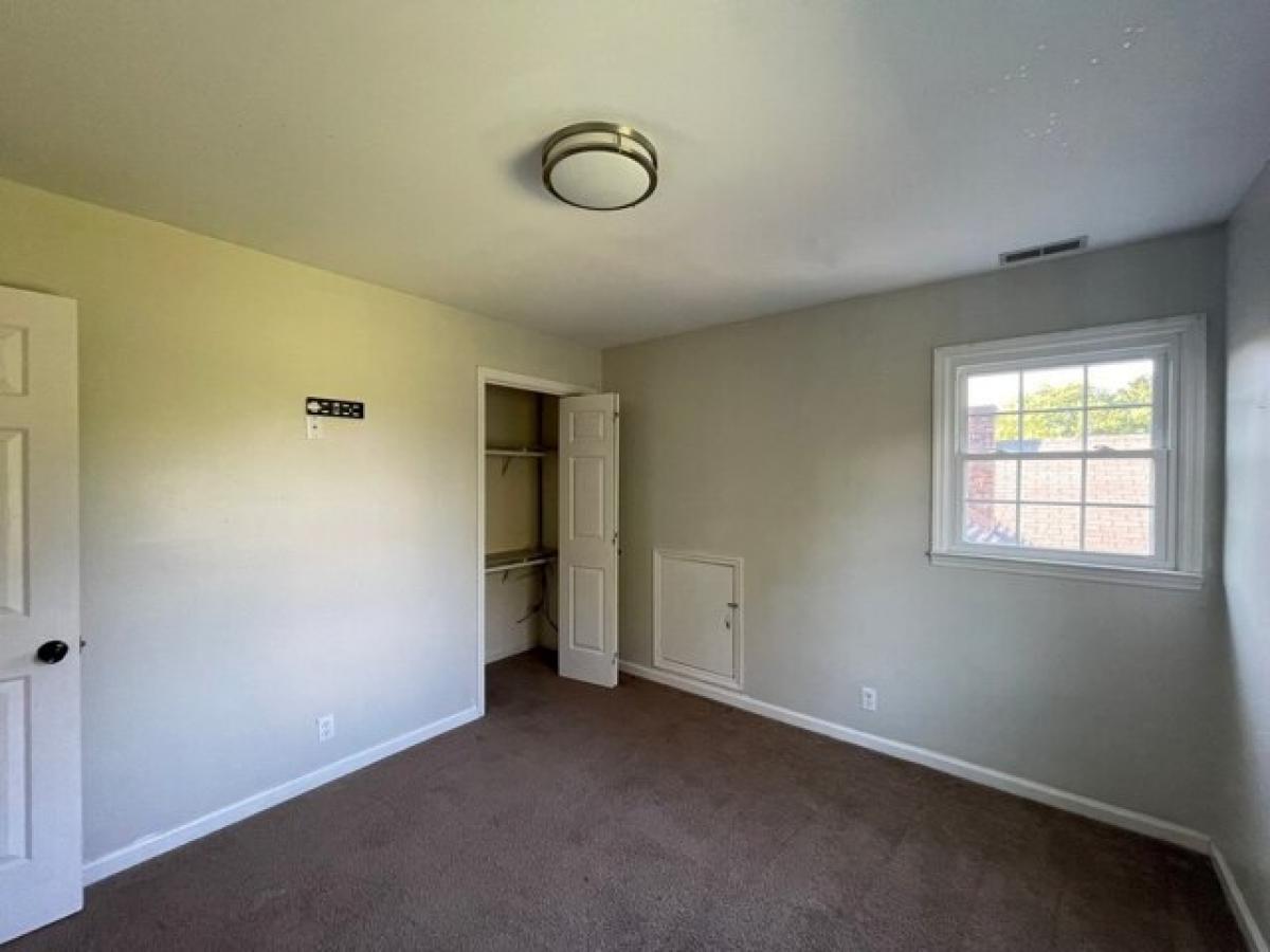 Picture of Home For Sale in Tullahoma, Tennessee, United States