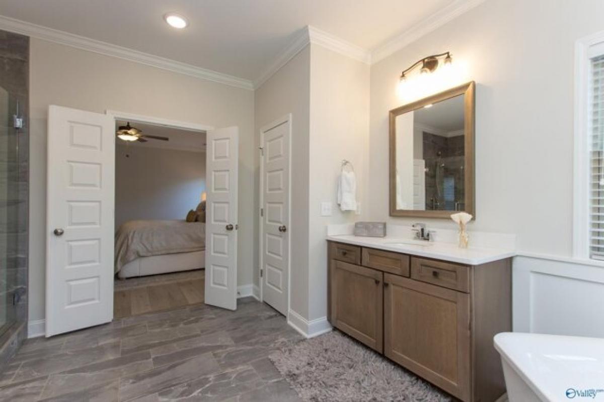 Picture of Home For Sale in Owens Cross Roads, Alabama, United States