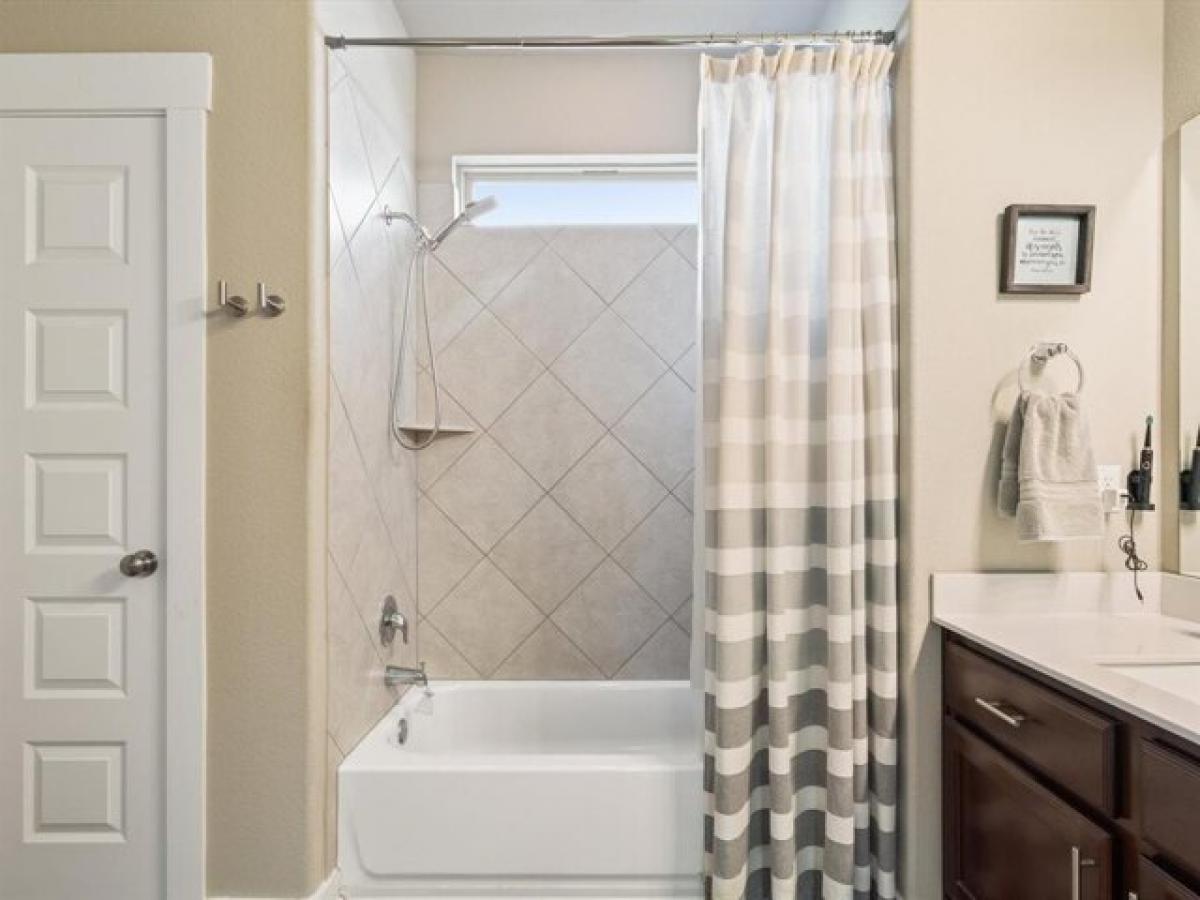 Picture of Home For Sale in Leander, Texas, United States