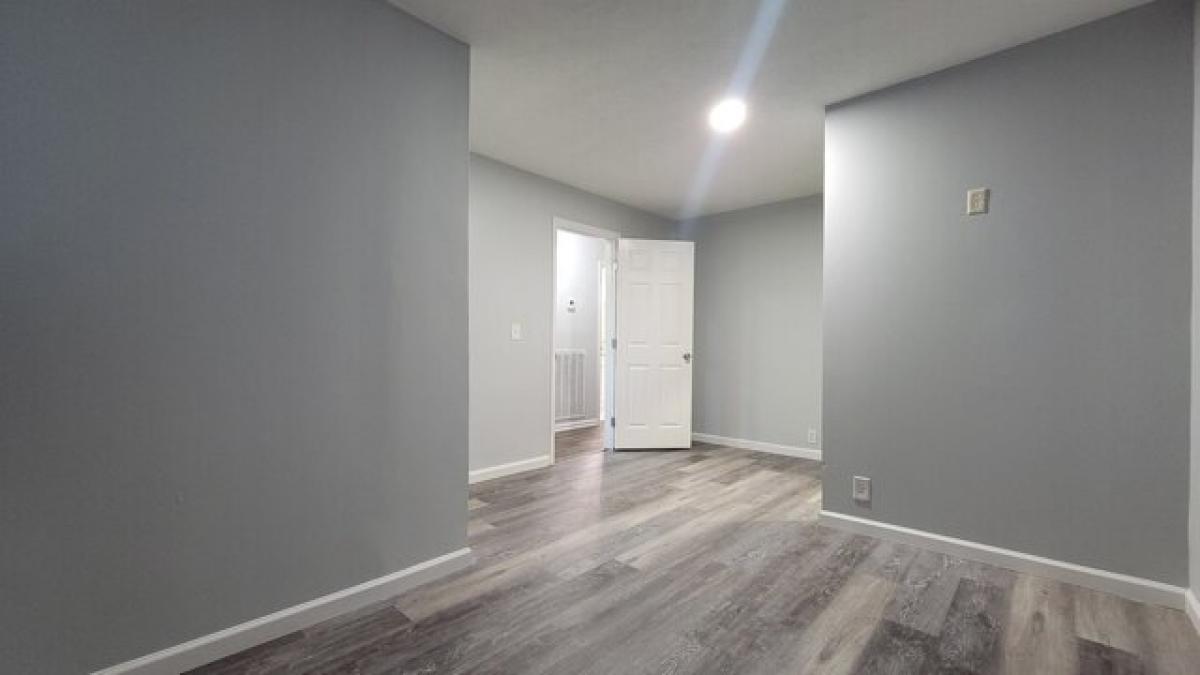 Picture of Home For Sale in La Vergne, Tennessee, United States