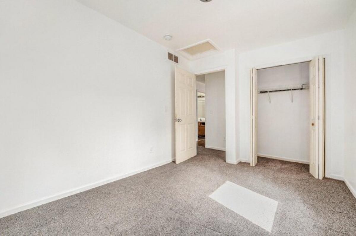 Picture of Home For Sale in Kalamazoo, Michigan, United States