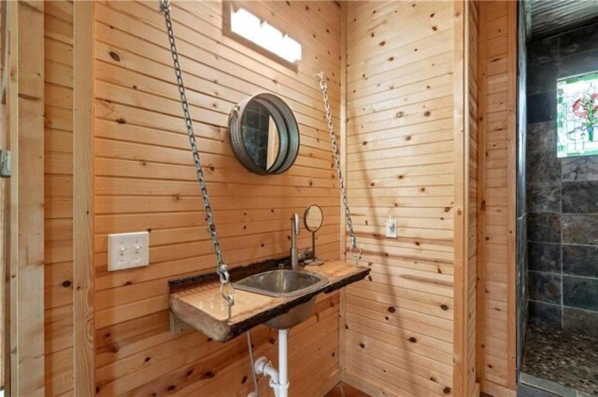 Picture of Home For Sale in Dahlonega, Georgia, United States