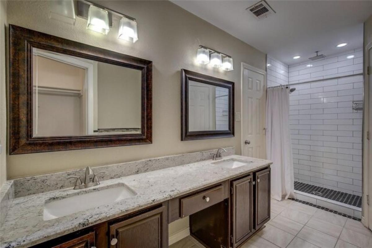 Picture of Home For Sale in Rowlett, Texas, United States