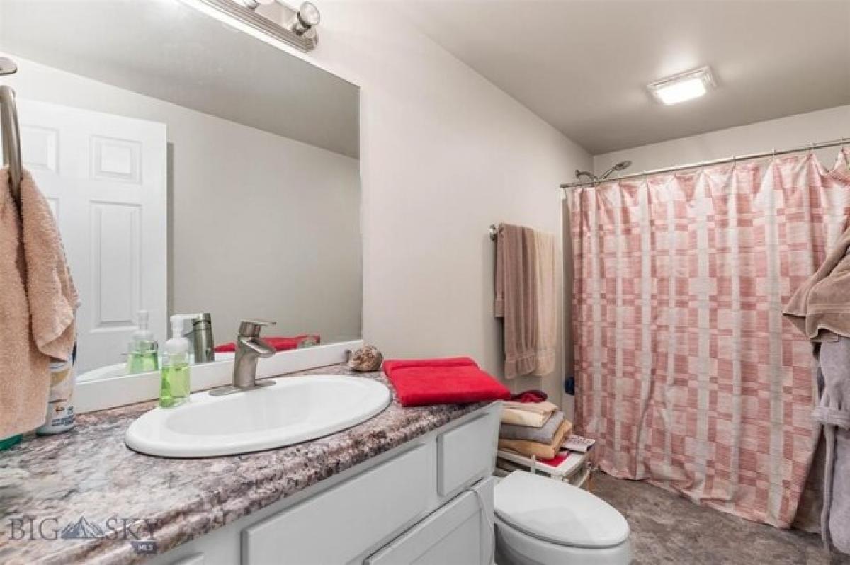 Picture of Home For Sale in Bozeman, Montana, United States