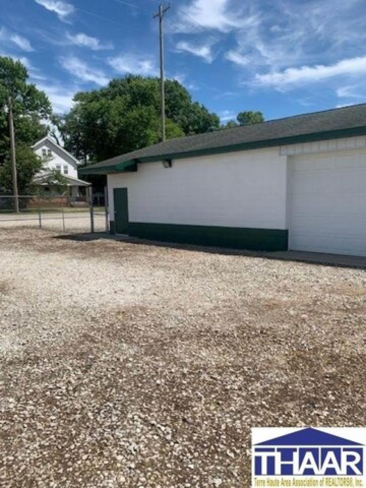 Picture of Home For Sale in Terre Haute, Indiana, United States