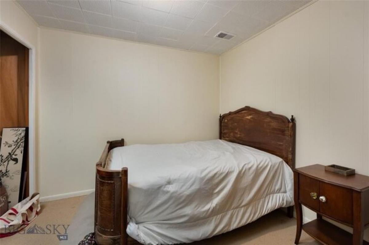 Picture of Home For Sale in Bozeman, Montana, United States