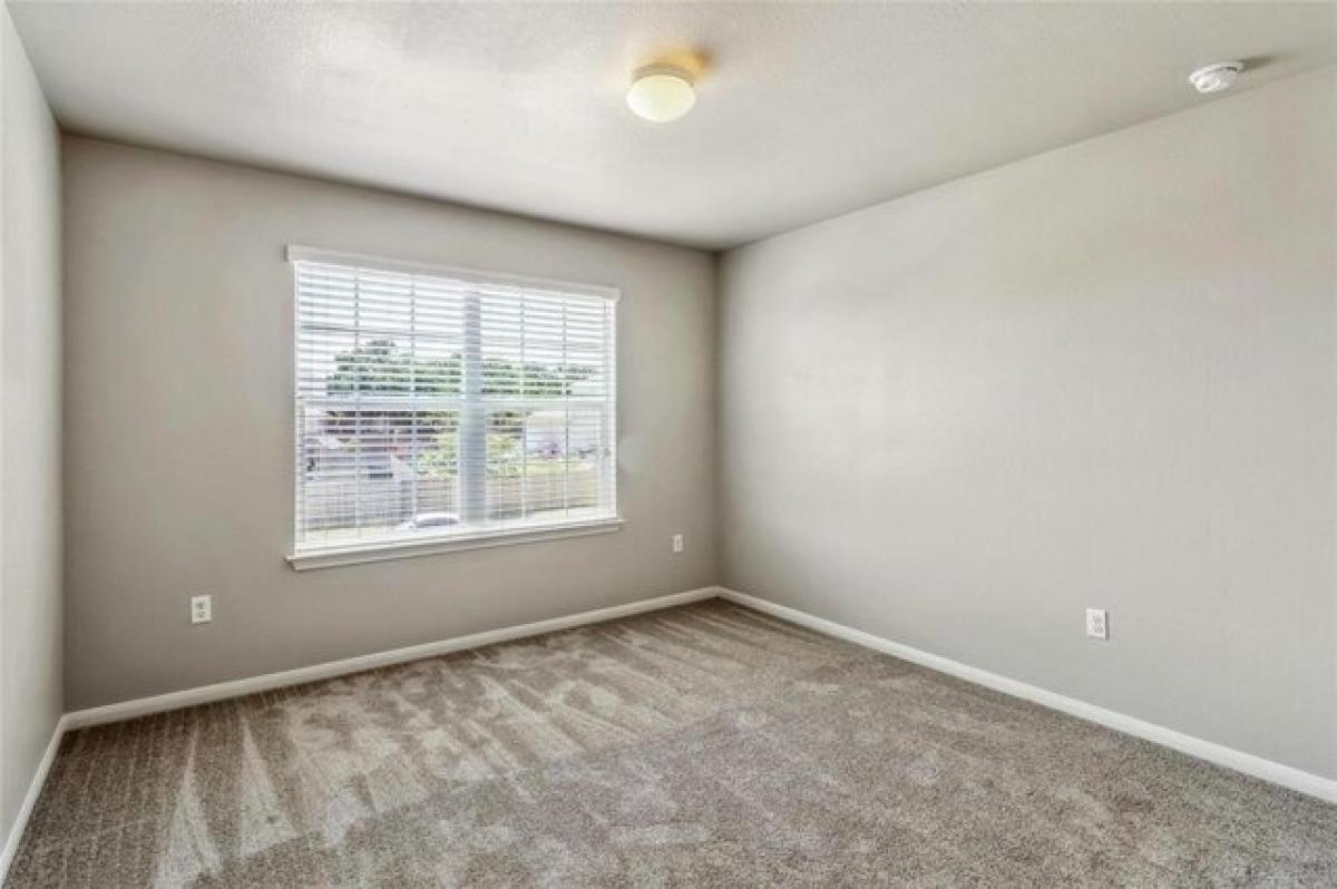 Picture of Home For Sale in Kyle, Texas, United States