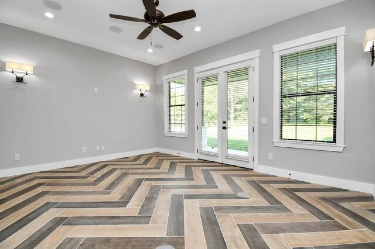 Picture of Residential Land For Sale in Cleveland, Texas, United States