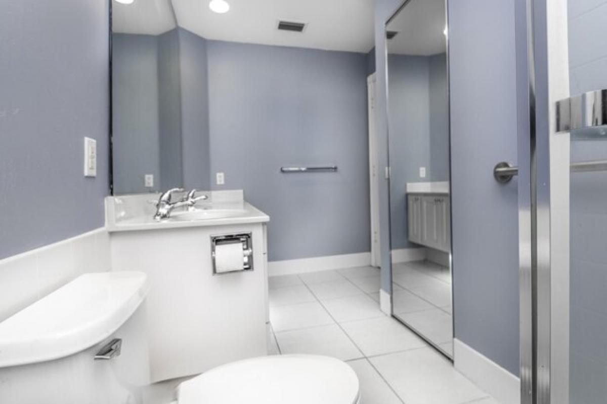 Picture of Home For Sale in Stuart, Florida, United States