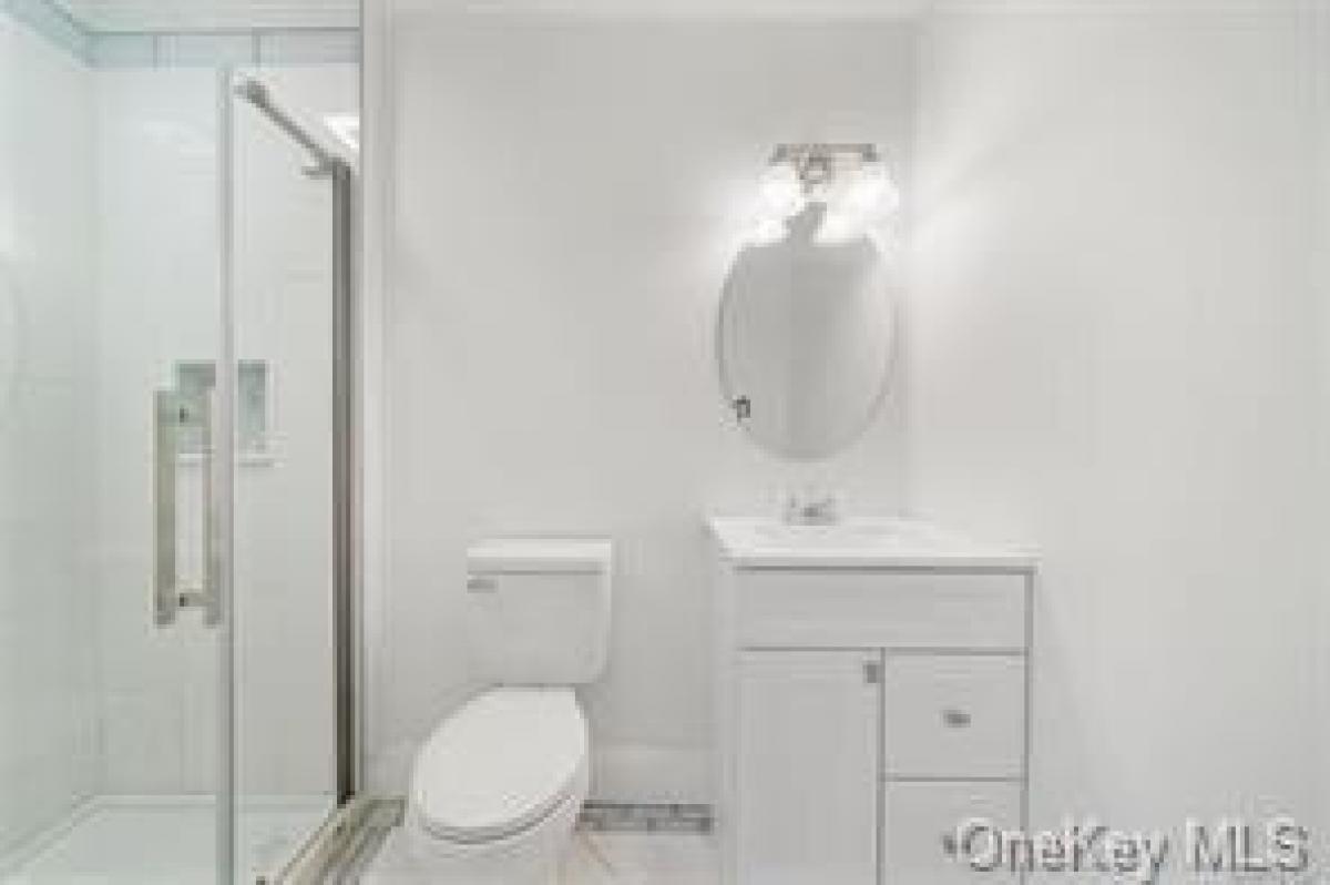 Picture of Home For Sale in Newburgh, New York, United States