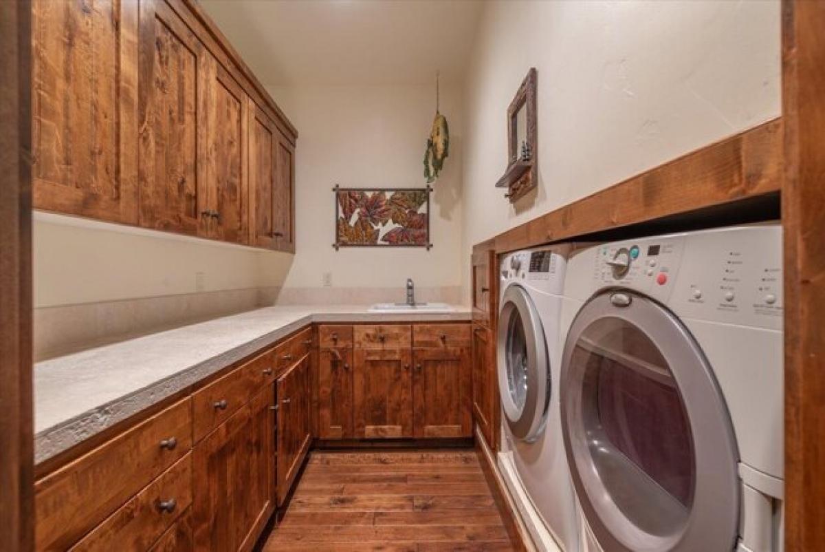 Picture of Home For Sale in Truckee, California, United States