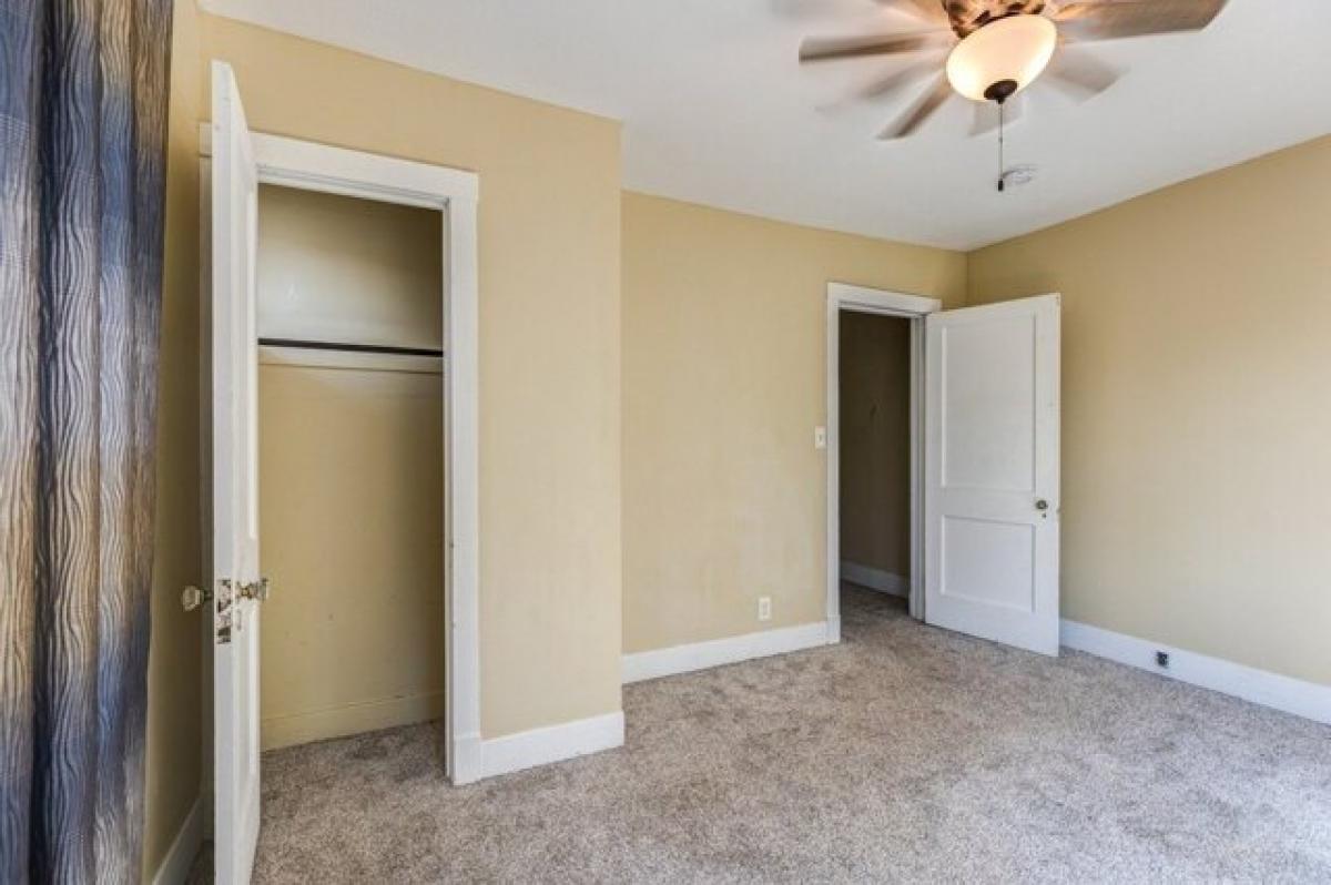 Picture of Home For Sale in Salina, Kansas, United States