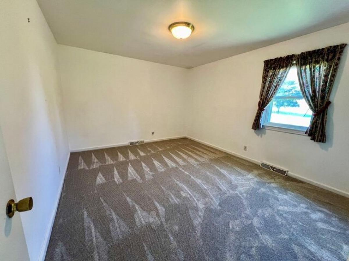 Picture of Home For Sale in Warsaw, Virginia, United States